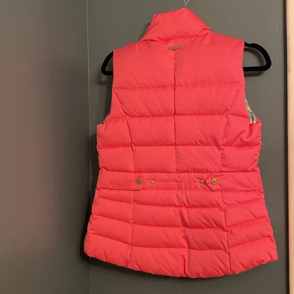 Lilly Pulitzer puffer vest - size small -down/feather filling - gold accents - Picture 7 of 8
